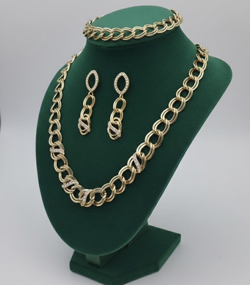 طقم بلاكيور ذهبي مرصع بالكريستال (3 قطع)